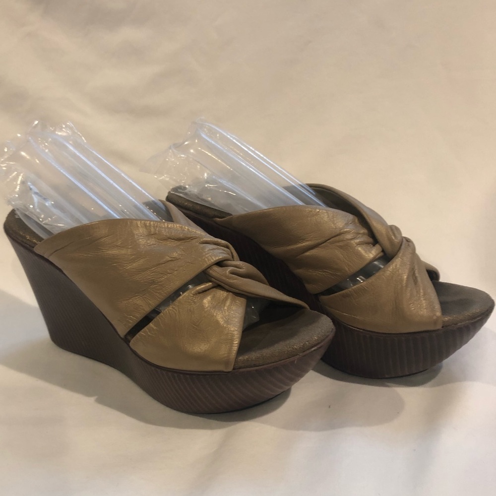 Aldo wedge sandal size  7 1/2